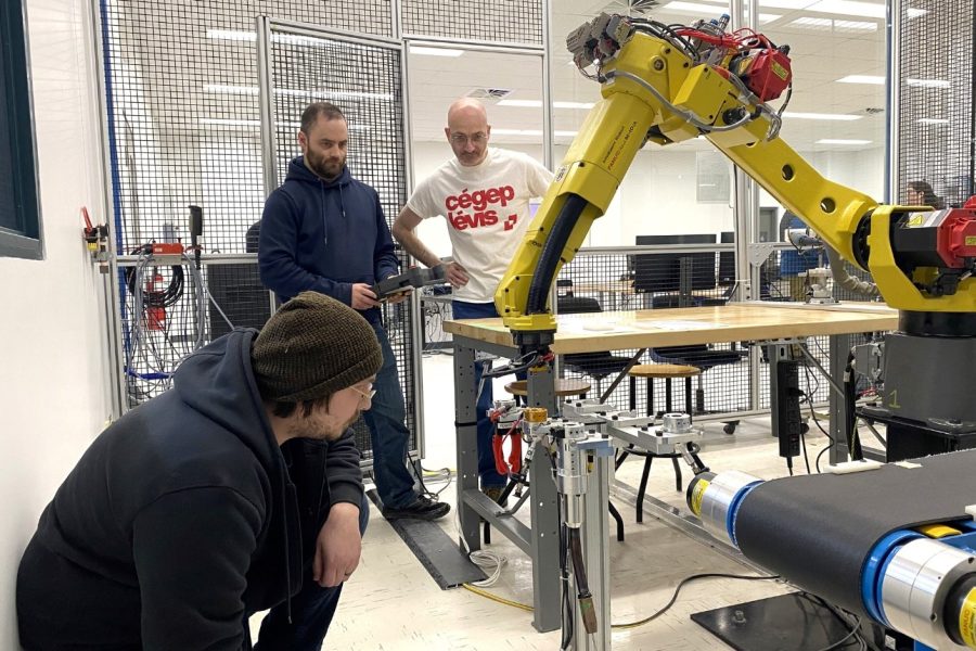 Tarifs douaniers : des formations pour garder les travailleurs du secteur manufacturier en emploi