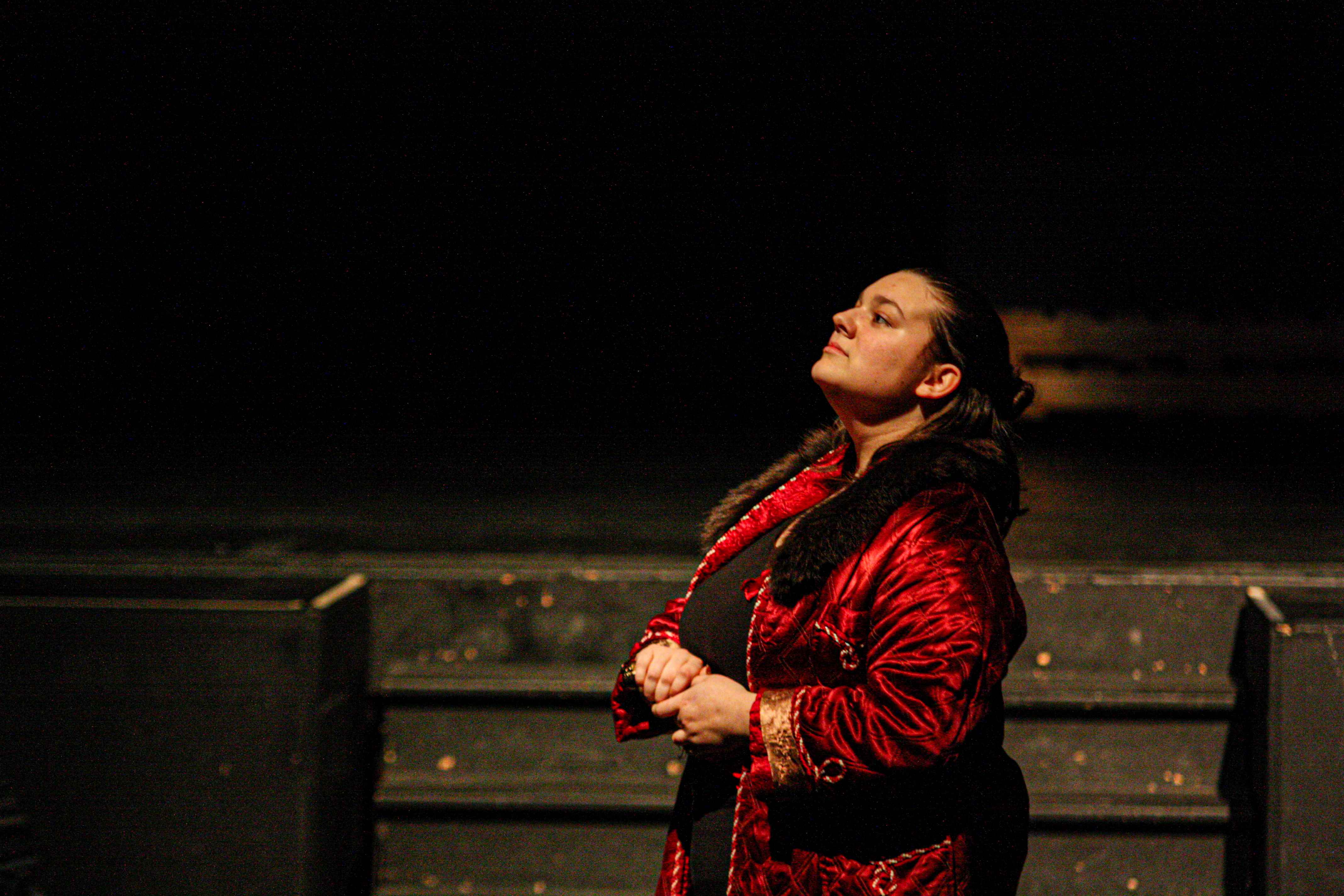 étudiante-personnage-théâtre